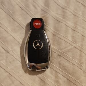 Mercedes-Benz Black and Silver Key Holder